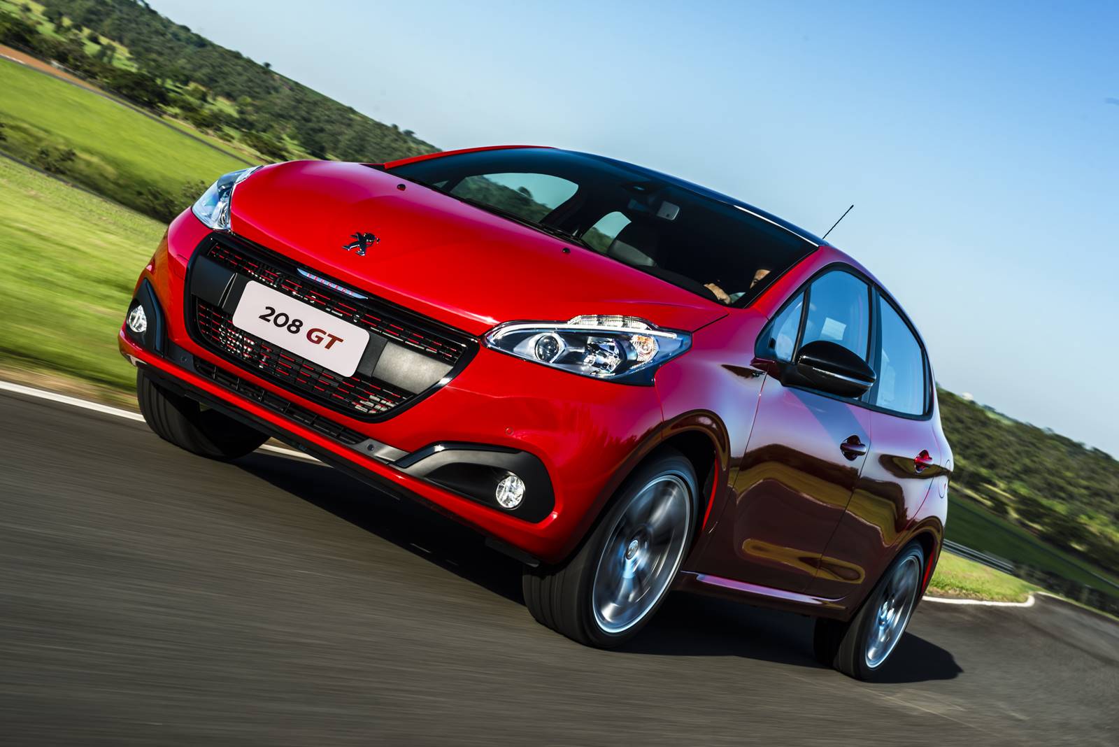 esportivos nacionais peugeot 208 gt divulgacao