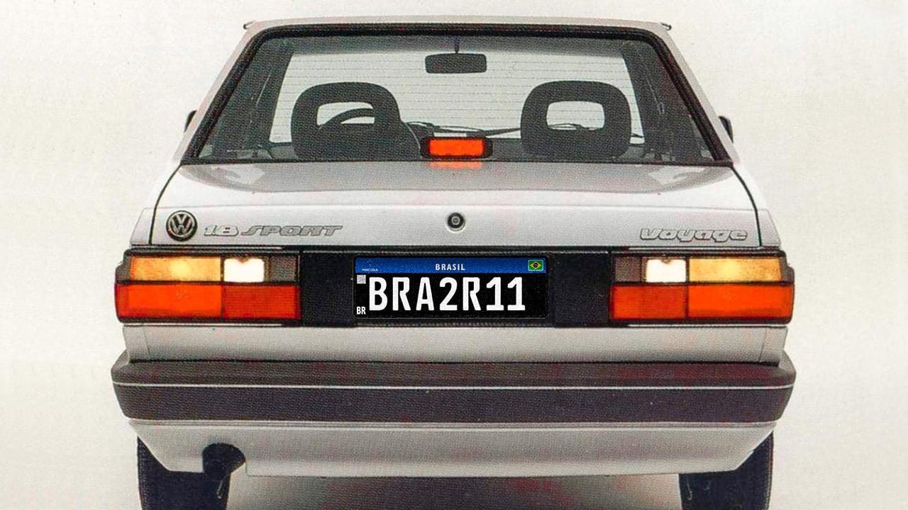 A placa preta estará de volta aos carros com mais de 30 anos de fabricação