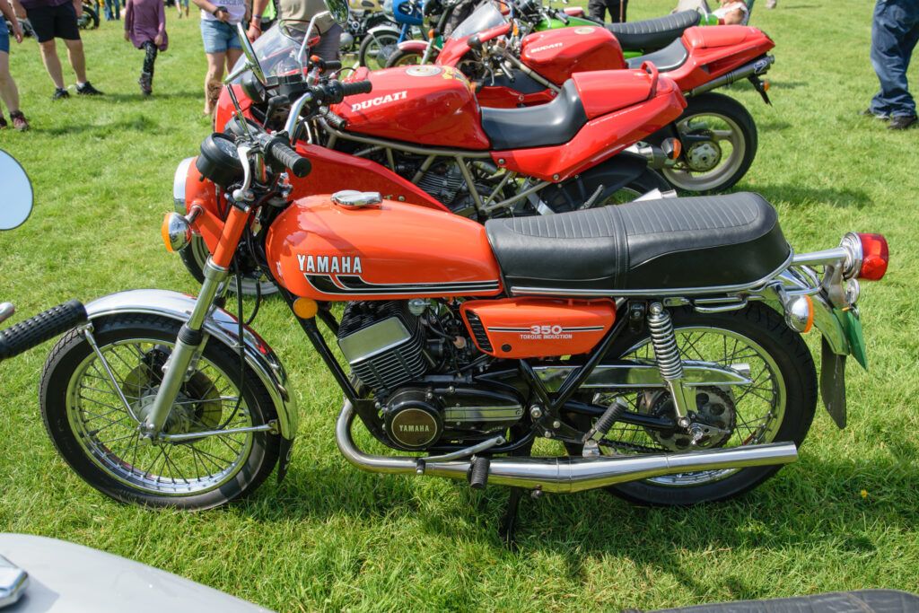 Yamaha RD350 (1974)