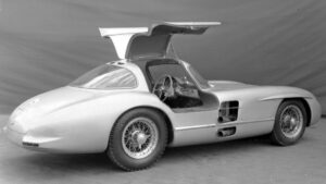 Mercedes-Benz-Coupe-300-SLR-Uhlenhaut-4-1160×653